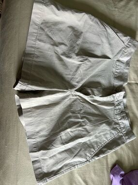 Old Navy Light Khaki Women's Flat-Front Shorts